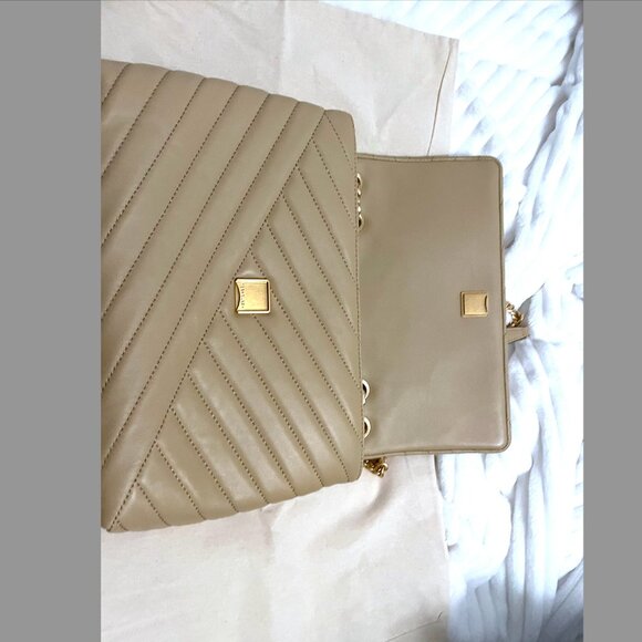 Tory Burch | Kira Chevron-Quilted Convertible Shoulder Bag - Picture 12 of 15